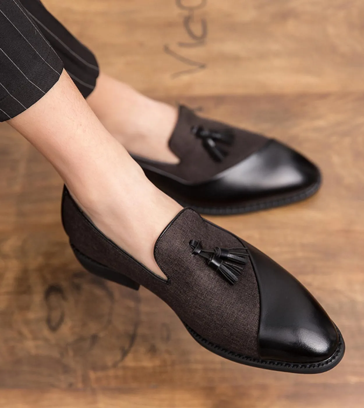 Fashion Business Dress Scarpe da uomo Classic Leather Men Suits Shoes Slip On Oxfords Shoes Party Nappa Designer Shoes