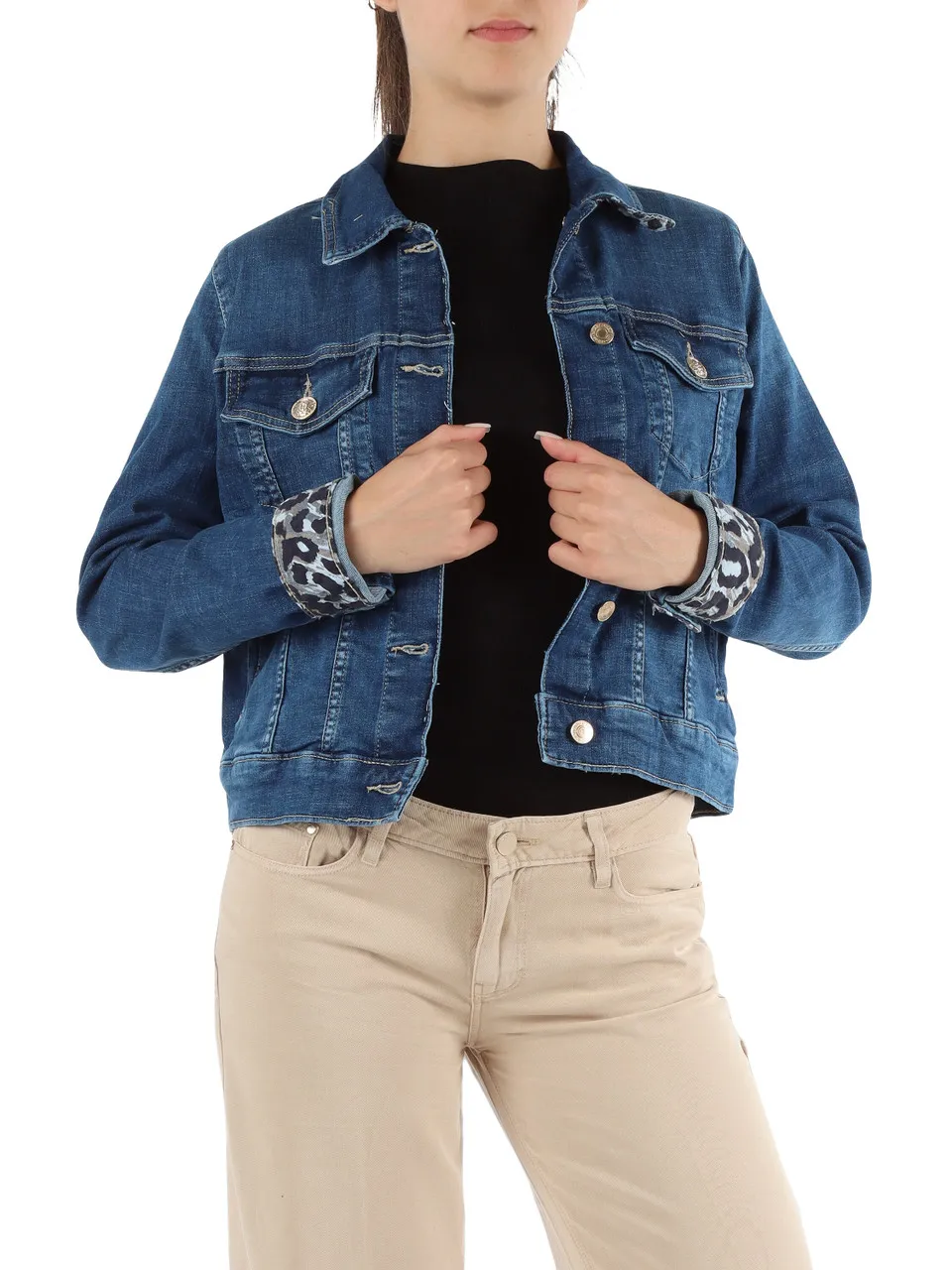 Giubbino jeans con dettagli a contrasto